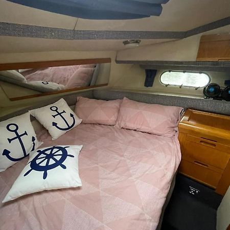 Hotel Luxury Boat Chertsey Exterior foto